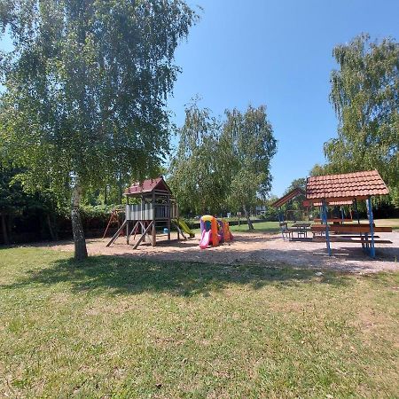 Tulipan Bungalow Camping Resort เจเนชดิแอช ภายนอก รูปภาพ