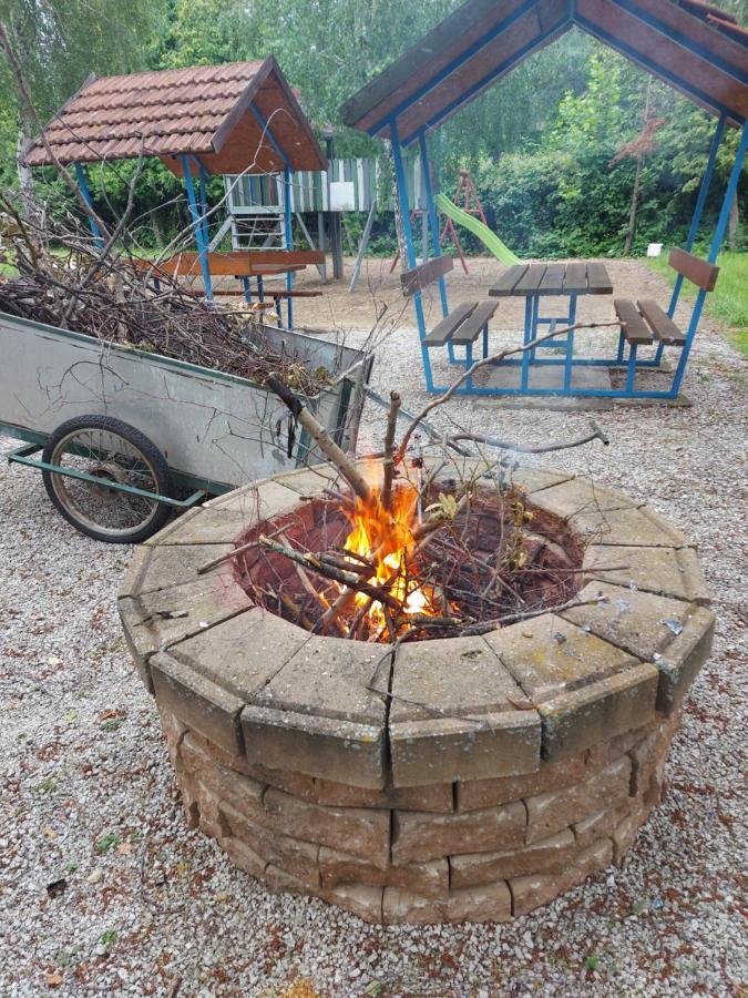 Tulipan Bungalow Camping Resort เจเนชดิแอช ภายนอก รูปภาพ