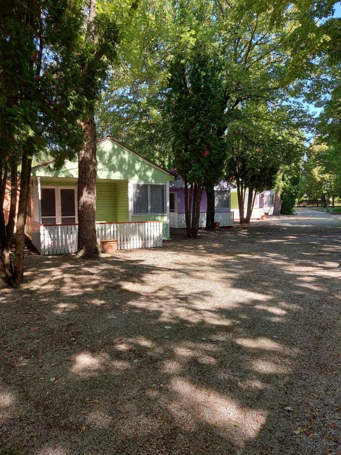 Tulipan Bungalow Camping Resort เจเนชดิแอช ภายนอก รูปภาพ