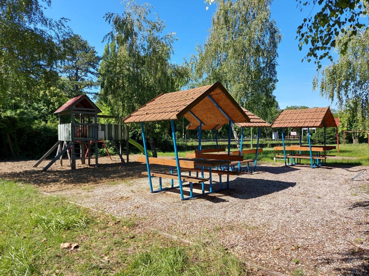 Tulipan Bungalow Camping Resort เจเนชดิแอช ภายนอก รูปภาพ